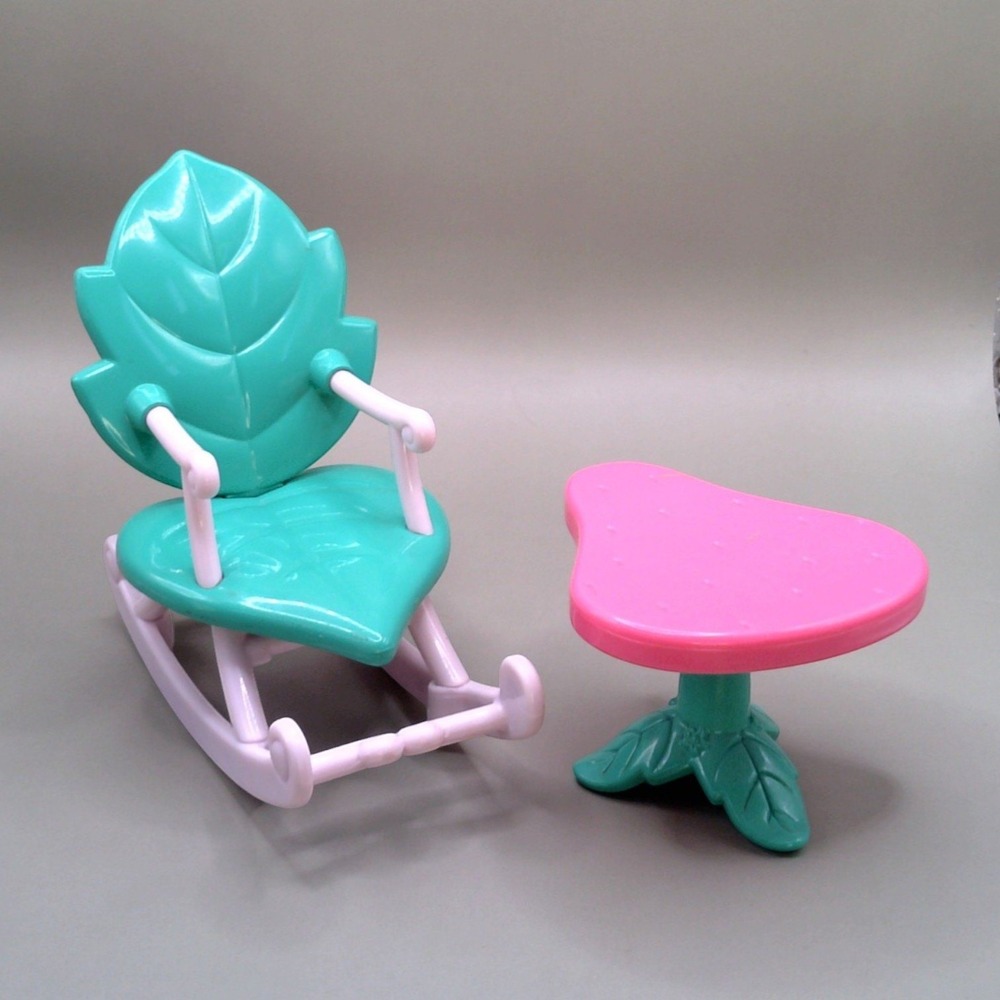 Strawberry Shortcake 2009 Berry Sweet House Leaf Rocking Chair Table